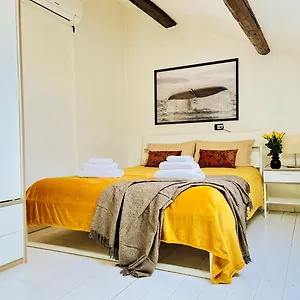 Apartment Cozy Loft In A Fashion District Of